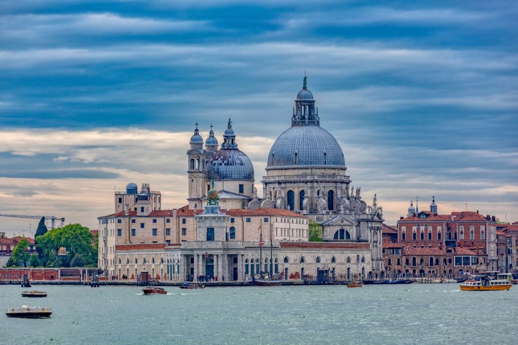 Best Vacation Spots for Couples, basilica, church, venice-4211613.jpg