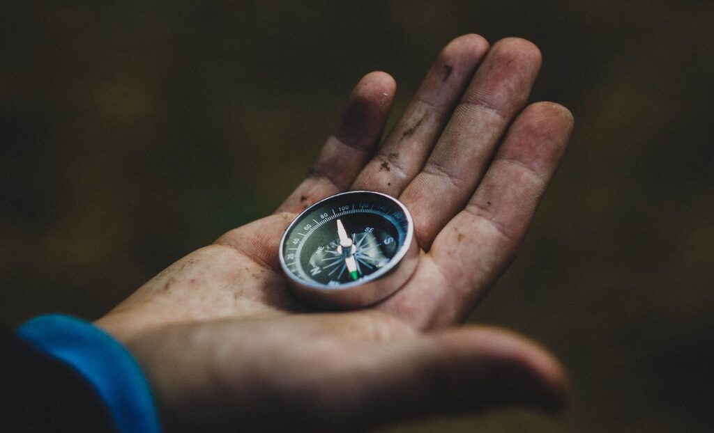 compass, hand, travel-1753659.jpg