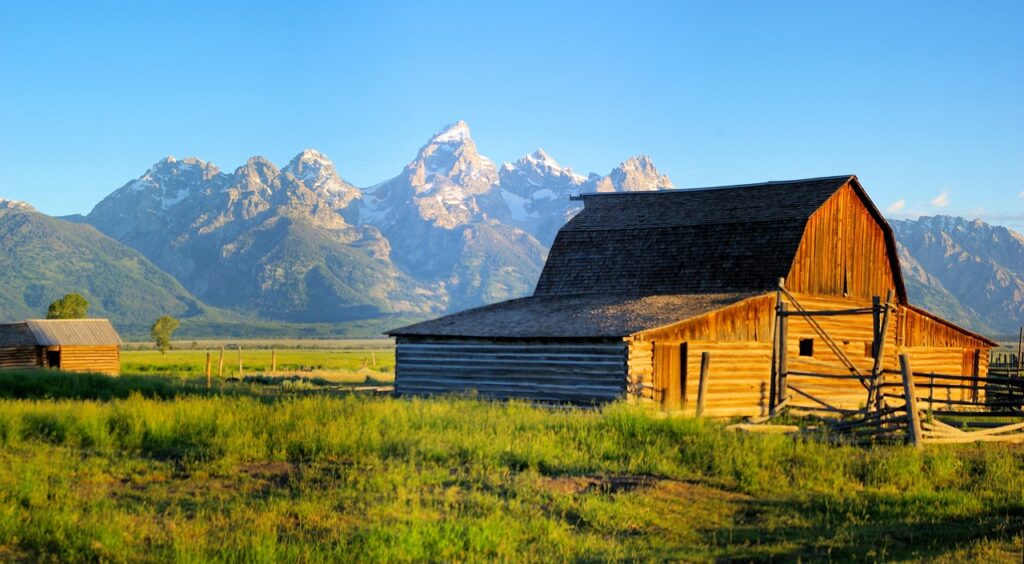 Best Vacation Spots for Couples, Jackson Hole, Wyoming.jpg